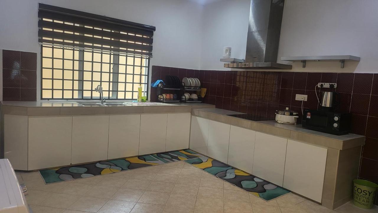 Ipoh Family Villa-Spacious Stay For 21 Or 42Pax Exterior photo